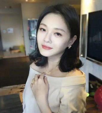 网红爱婷哥吃瓜视频在线,揭秘网红爱婷哥吃瓜视频背后的热点事件 第1张 网红爱婷哥吃瓜视频在线,揭秘网红爱婷哥吃瓜视频背后的热点事件 第1张